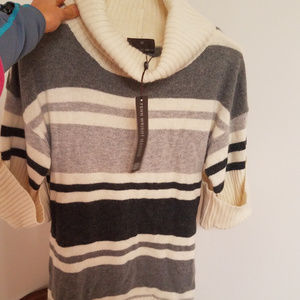 Beautiful lambs wool and angora sweater! NWT